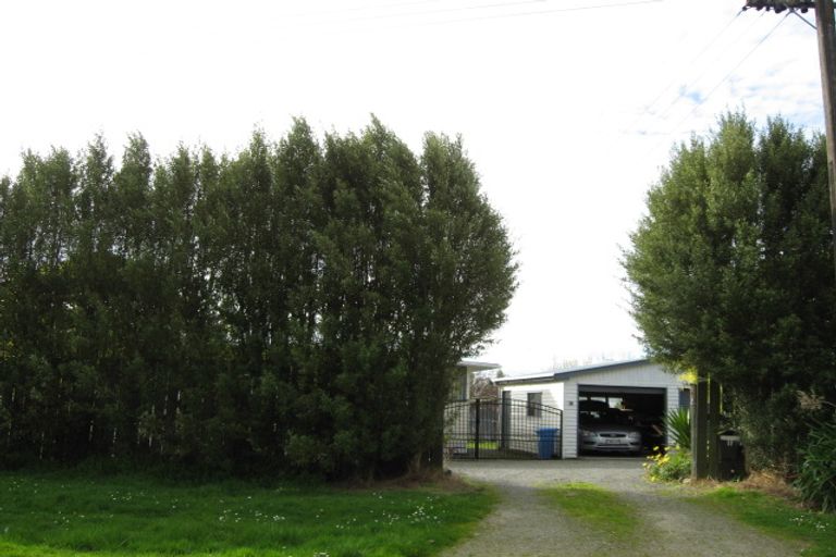 Photo of property in 11 East Road, Shannon, 4821