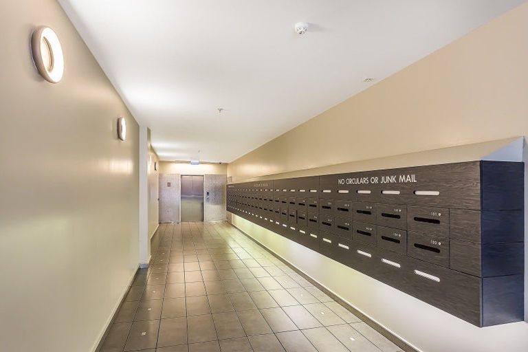 Photo of property in City Lodge, 605/115 Vivian Street, Te Aro, Wellington, 6011