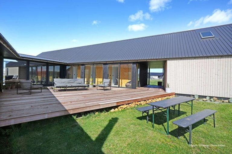 Photo of property in 82 Queens Avenue, Waikuku Beach, 7402