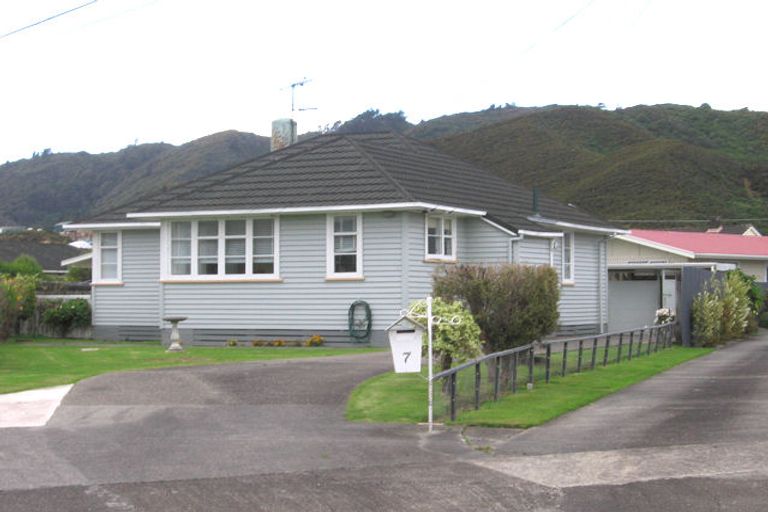 Photo of property in 7 Hollard Grove, Avalon, Lower Hutt, 5011
