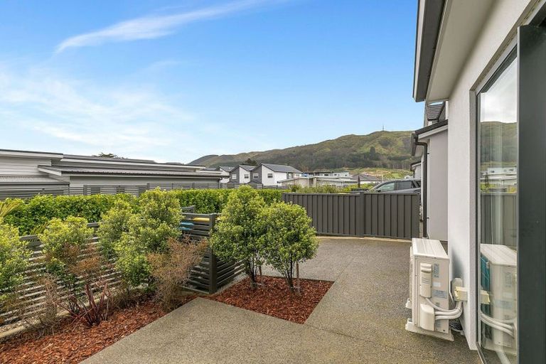 Photo of property in 17 Karearea Avenue, Kenepuru, Porirua, 5022