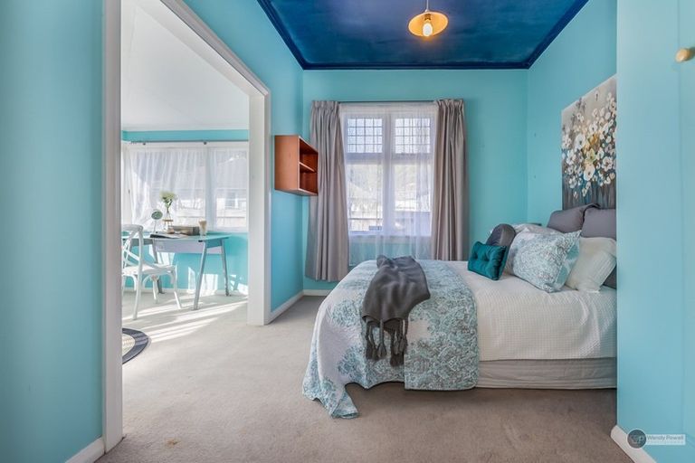 Photo of property in 1a Freyberg Street, Waterloo, Lower Hutt, 5011