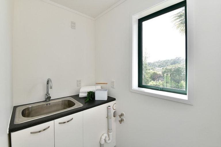 Photo of property in 45 Tindalls Bay Road, Tindalls Beach, Whangaparaoa, 0930