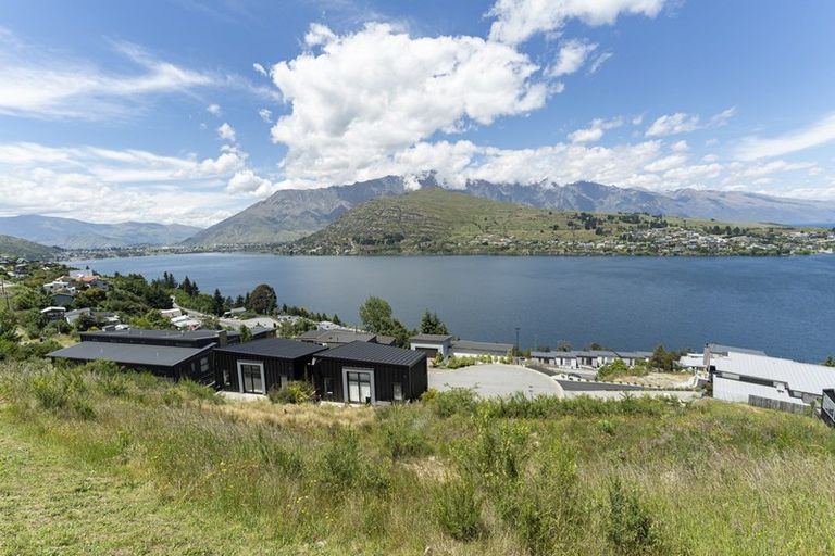 Photo of property in St Andrews Park, 12 Saint Mathews Place, Queenstown, 9300