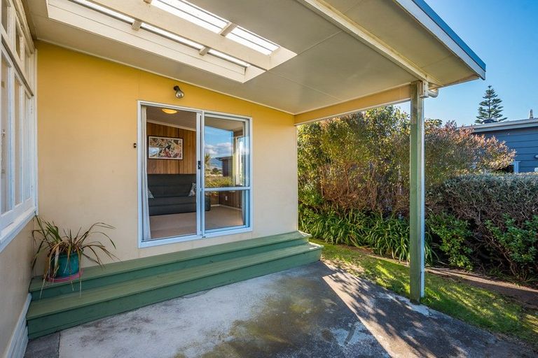 Photo of property in 36 Gawler Street, Te Horo Beach, Otaki, 5581