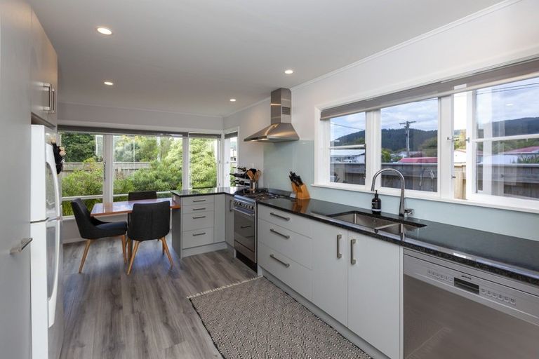 Photo of property in 4 Repo Street, Paraparaumu, 5032