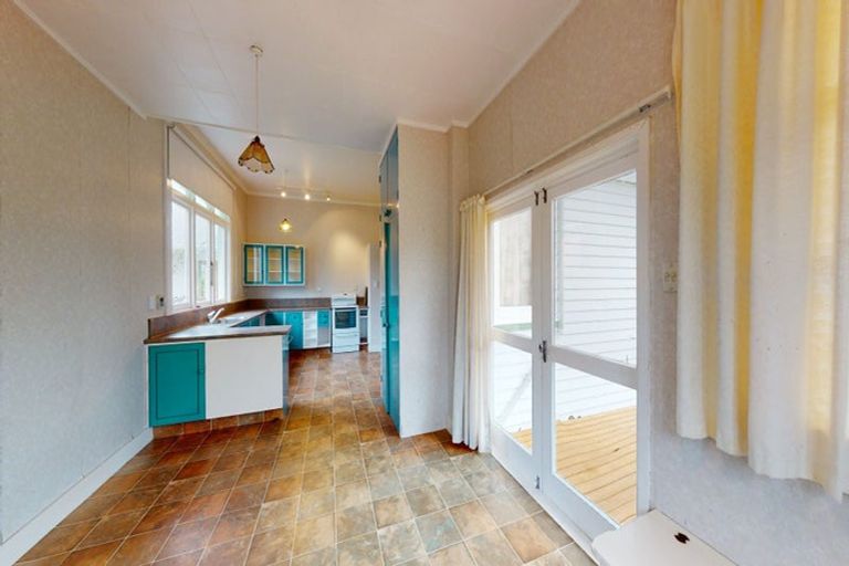 Photo of property in 28 Peakes Road, Saint Johns Hill, Whanganui, 4501