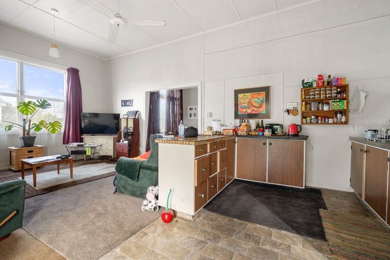 Photo of property in 98 Pembroke Street, Carterton, 5713