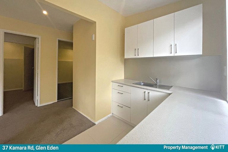 Photo of property in 37 Kamara Road, Glen Eden, Auckland, 0602
