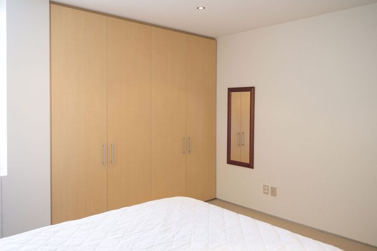 Photo of property in Sanctum Apartment, 10 Ebor Street, Te Aro, Wellington, 6011