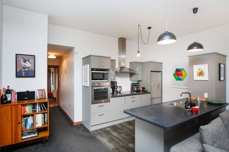 Photo of property in 14 Rangitane Street, Palmerston North, 4414