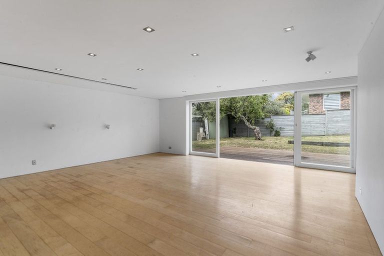 Photo of property in 7 Cecil Road, Milford, Auckland, 0620