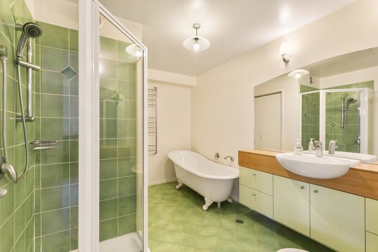 Photo of property in 3/6 Elizabeth Street, Mount Victoria, Wellington, 6011