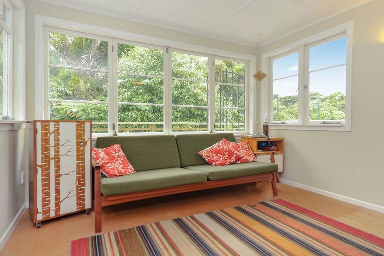Photo of property in 11 Tane Road, Laingholm, Auckland, 0604