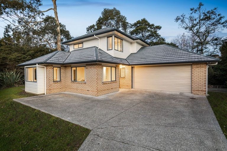 Photo of property in 16 Elder Place, Massey, Auckland, 0614