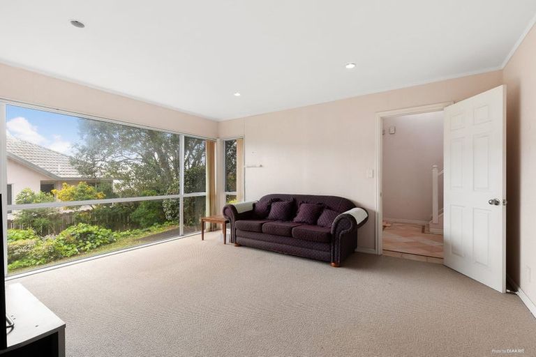 Photo of property in 7 Anure Place, Highland Park, Auckland, 2010