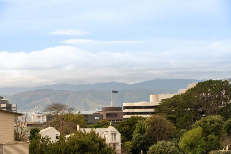 Photo of property in 16 Saint Mary Street, Thorndon, Wellington, 6011