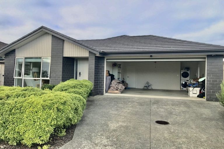 Photo of property in 17 Lusitano Drive, Karaka, Papakura, 2113
