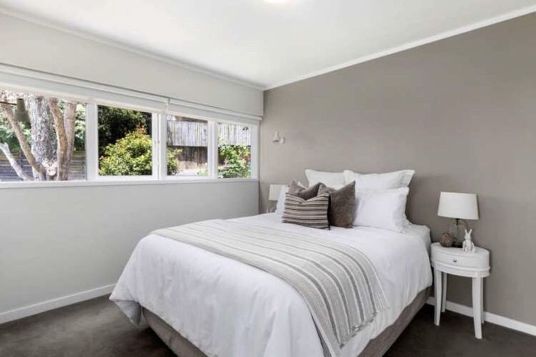 Photo of property in 2 Pine Hill Crescent, Browns Bay, Auckland, 0630