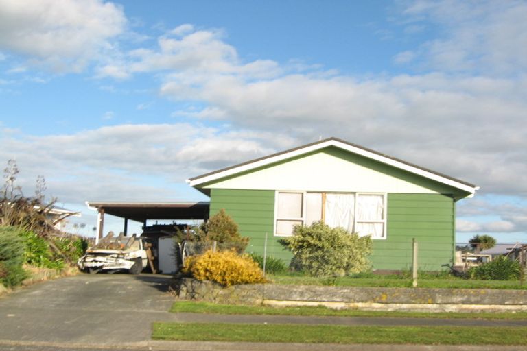 Photo of property in 19 Barton Street, Marton, 4710