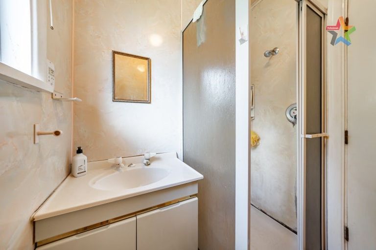 Photo of property in 12 Larsen Crescent, Tawa, Wellington, 5028