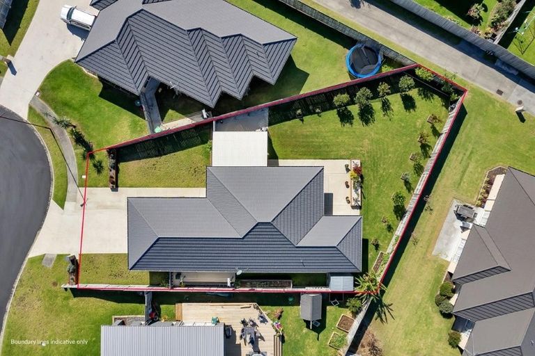 Photo of property in 6 Kamahi Place, One Tree Point, 0118