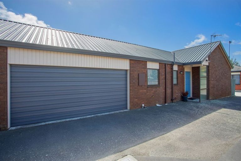 Photo of property in 2/110 Saint James Avenue, Papanui, Christchurch, 8053
