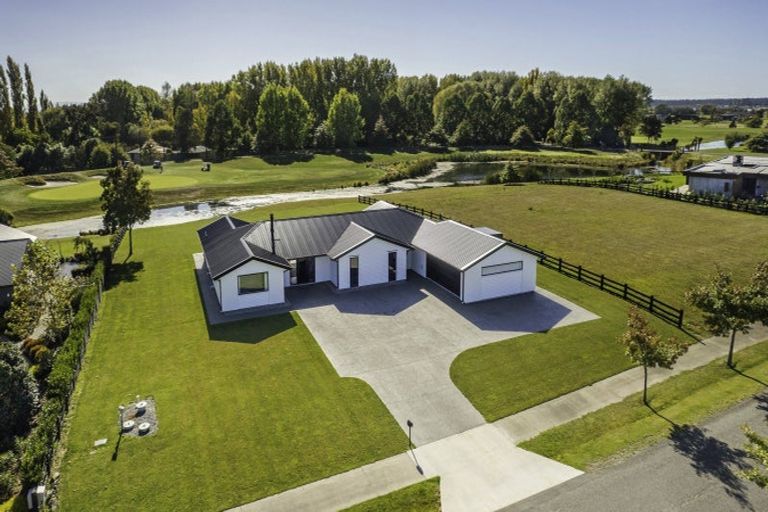 Photo of property in 8 Burntwood Lane, Pegasus, 7612