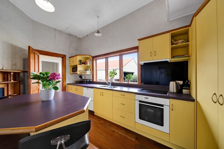 Photo of property in 68 Collins Street, Hawera, 4610