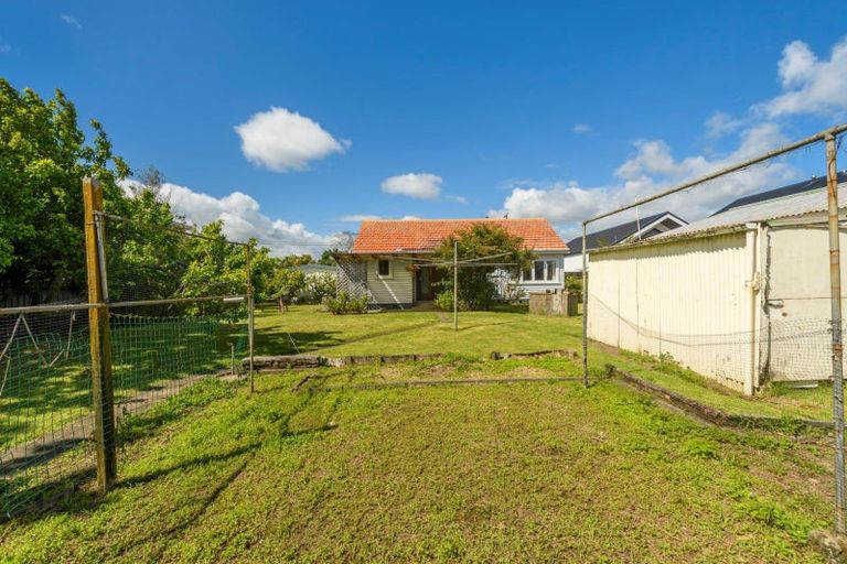 Photo of property in 15 Ngatai Road, Otumoetai, Tauranga, 3110