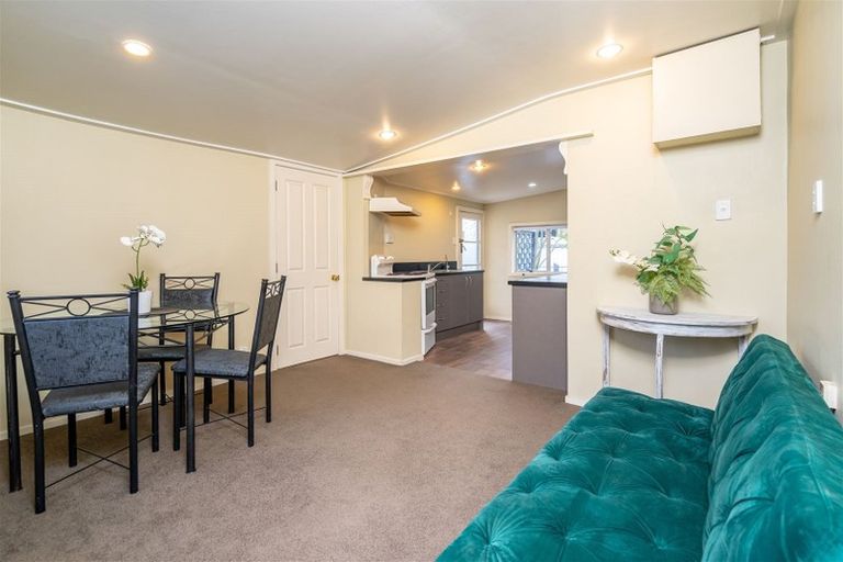 Photo of property in 10 Johnson Street, Milton, 9220