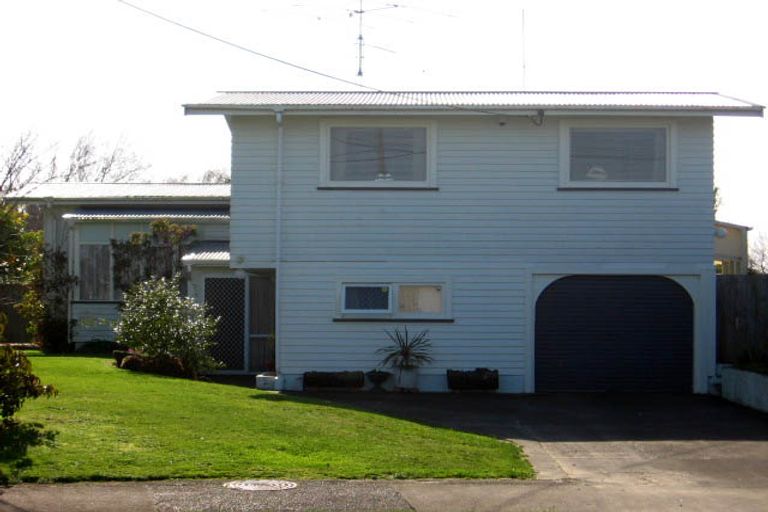 Photo of property in 10 Nairn Crescent, Awapuni, Palmerston North, 4412