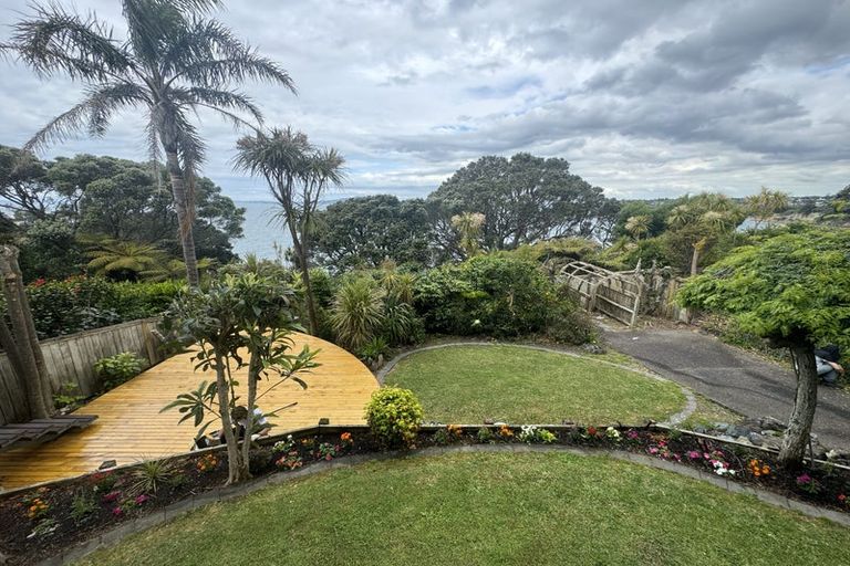 Photo of property in 2/19 Churchill Road, Murrays Bay, Auckland, 0630