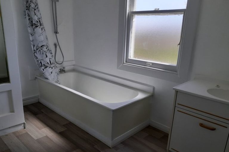 Photo of property in 18 Cornfoot Street, Castlecliff, Whanganui, 4501