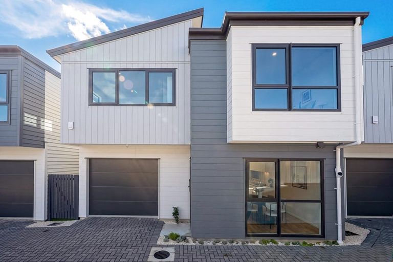 Photo of property in 334c Swanson Road, Ranui, Auckland, 0612