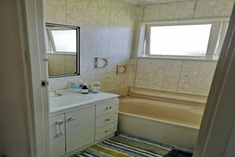 Photo of property in 20 Aotea Road, Glen Eden, Auckland, 0602