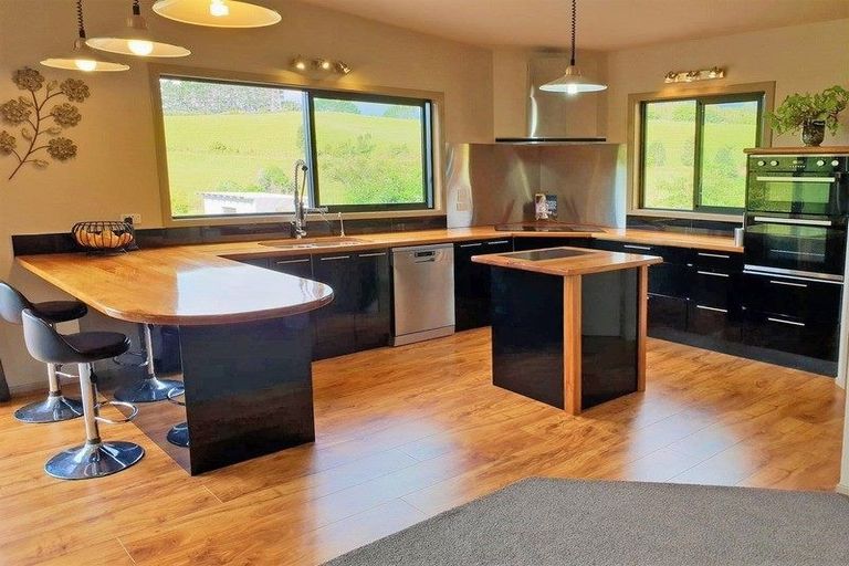 Photo of property in 63a Saxton Road, Upper Vogeltown, New Plymouth, 4371