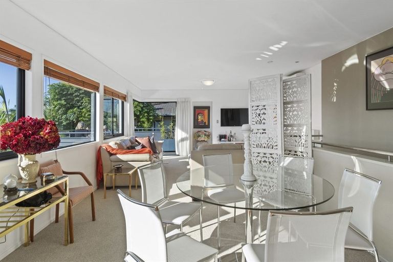 Photo of property in 28 Seaview Road, Otumoetai, Tauranga, 3110