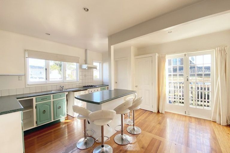 Photo of property in 122 Rathgar Road, Henderson, Auckland, 0610