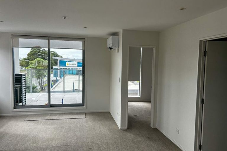 Photo of property in Bella Vista, 2d/84 Gunner Drive, Te Atatu Peninsula, Auckland, 0610