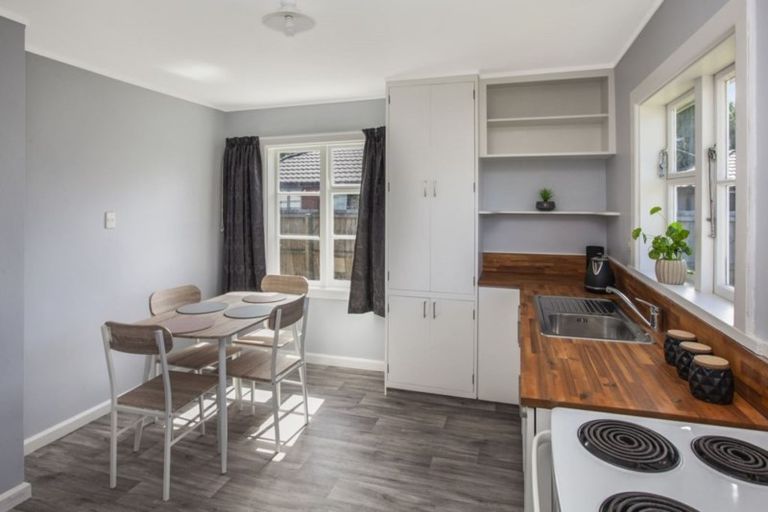 Photo of property in 12 Goldsmith Place, Waltham, Christchurch, 8023