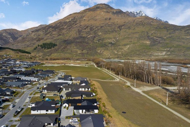 Photo of property in 35 Headley Drive, Lower Shotover, Queenstown, 9304