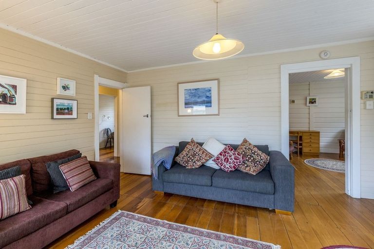 Photo of property in 35 Hicks Crescent, Waikanae Beach, Waikanae, 5036
