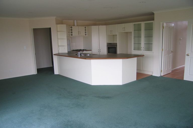 Photo of property in 4 Conacher Close, East Tamaki Heights, Auckland, 2016