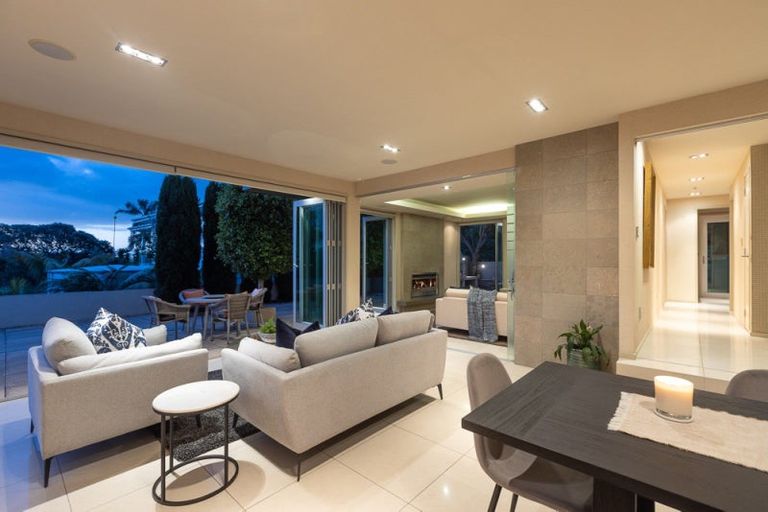 Photo of property in 42a Tindalls Bay Road, Tindalls Beach, Whangaparaoa, 0930