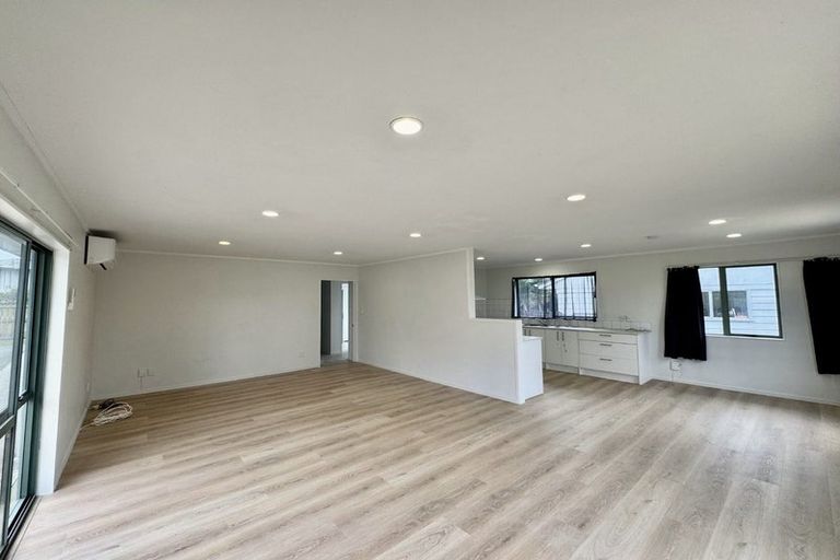 Photo of property in 47 Flat Bush Road, Clover Park, Auckland, 2023