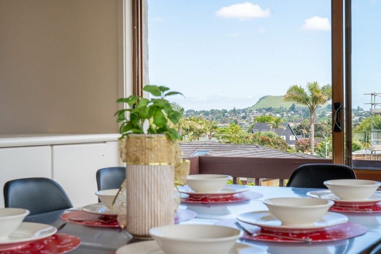 Photo of property in 140 Fisher Parade, Farm Cove, Auckland, 2012