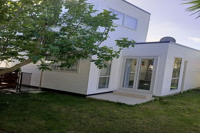 Photo of property in 44a Waverley Avenue, Glenfield, Auckland, 0629