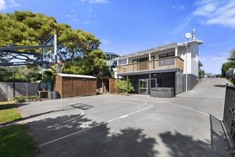 Photo of property in 28 Norwich Avenue, Spotswood, New Plymouth, 4310