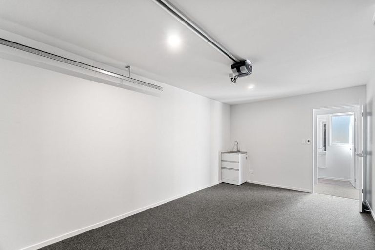 Photo of property in 5 Selkirk Lane, Hamilton Lake, Hamilton, 3204